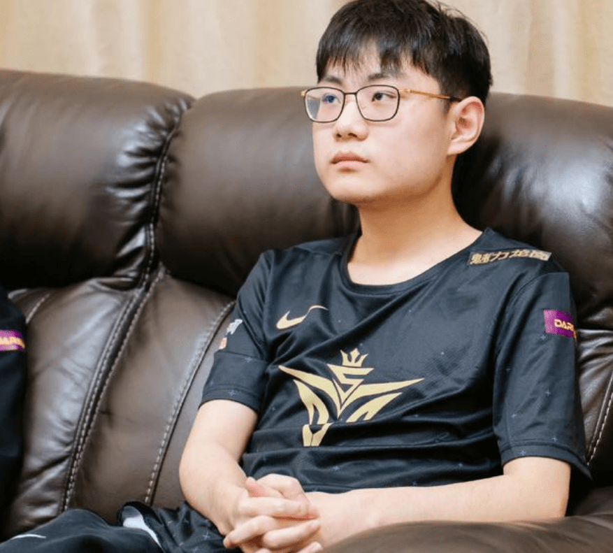 PG电子-关于Rookie回归赛场，精彩发挥首场状态亮眼，拜仁观众沸腾！的信息